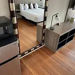 Kings Arms Motel
