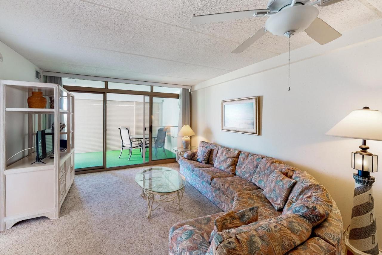 Apartment Towers 407