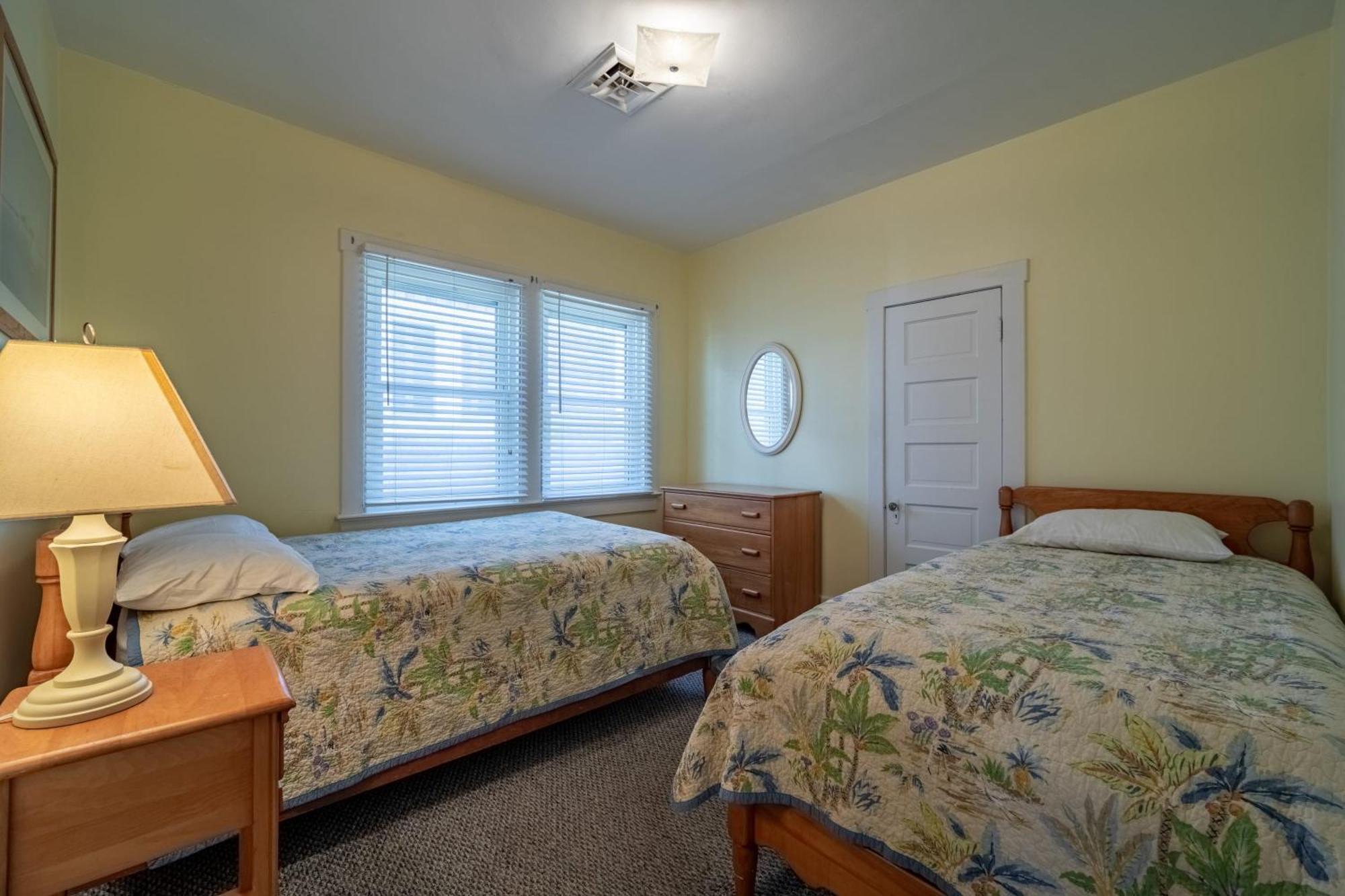 Ocean Block 7-11-2 Apartment