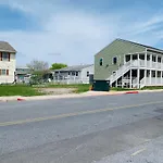 Blue Diamond Apt Unit 5 Judlee Ave