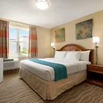 Plim Plaza Hotel
