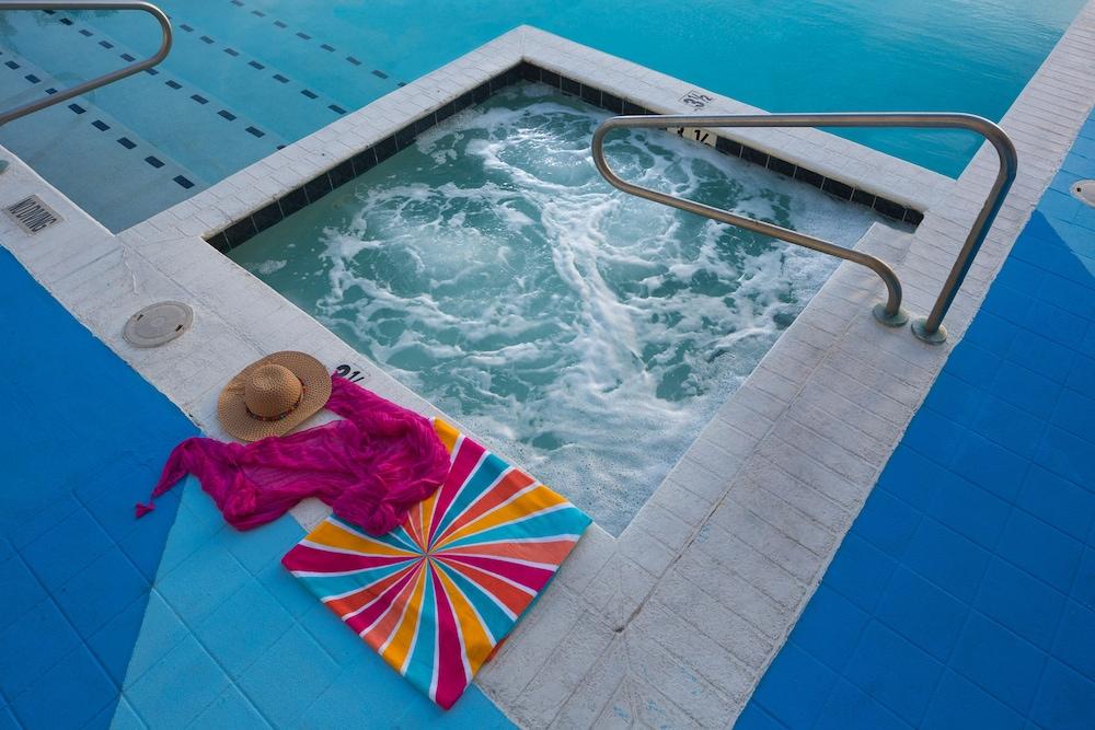 Coconut Malorie Hotel, Ascend Collection 3* Ocean City