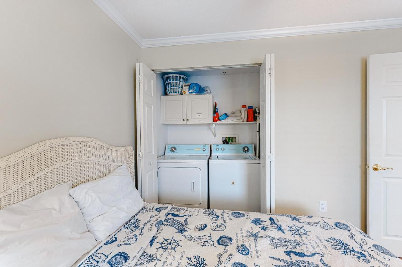 4100 Coastal #102 Apartment *