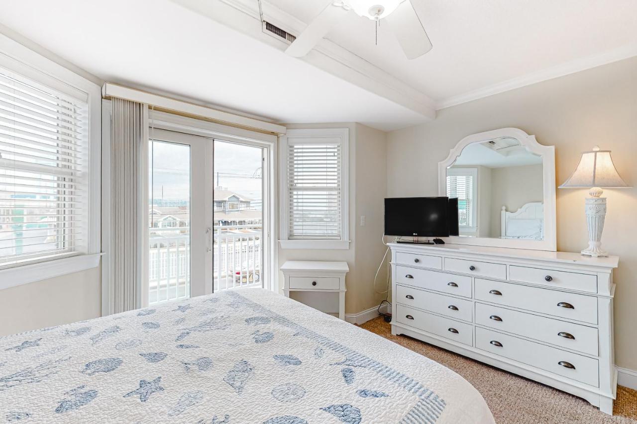 4100 Coastal #102 * Ocean City
