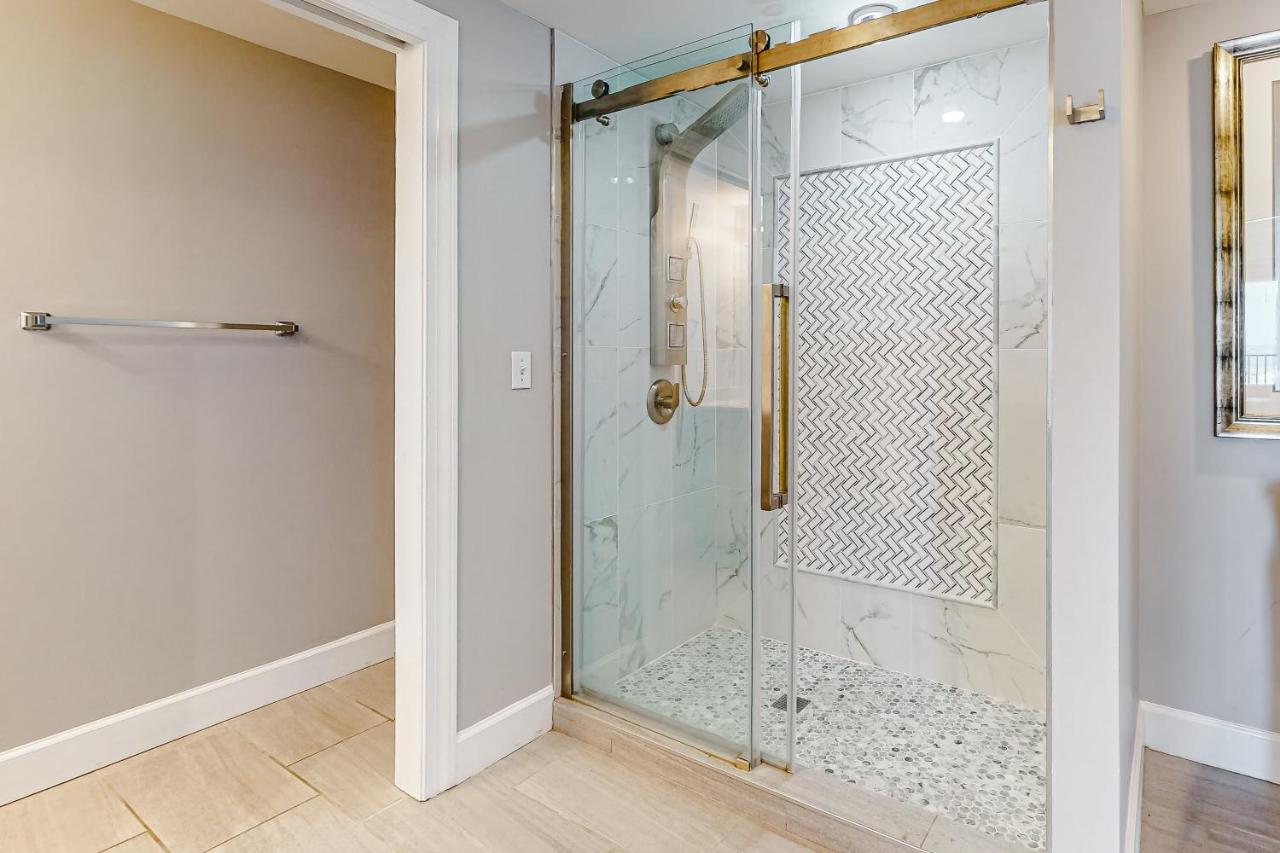 Apartment Ocean's Edge 302