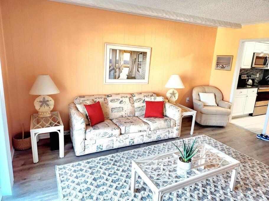 Spacious 2 Bedroom And 2 Baths