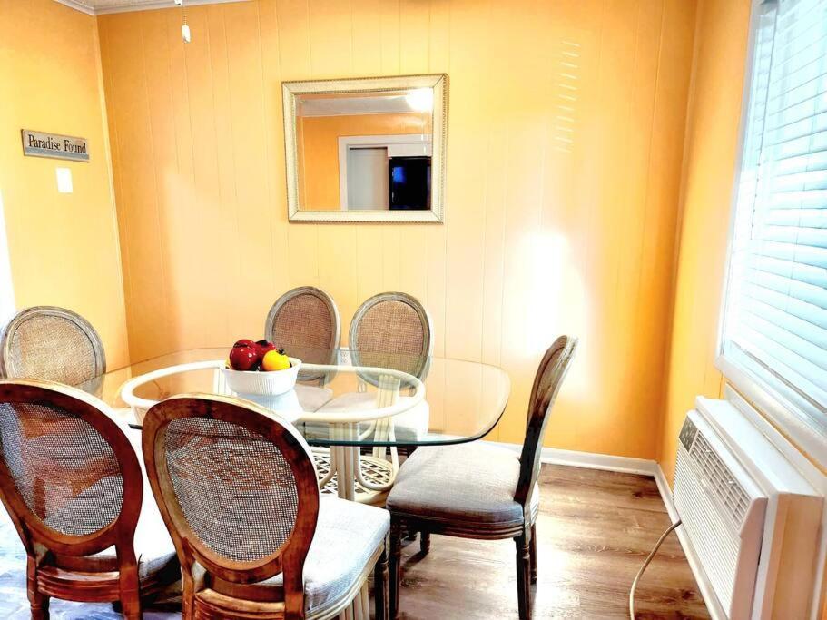 Holiday home Spacious 2 Bedroom And 2 Baths *