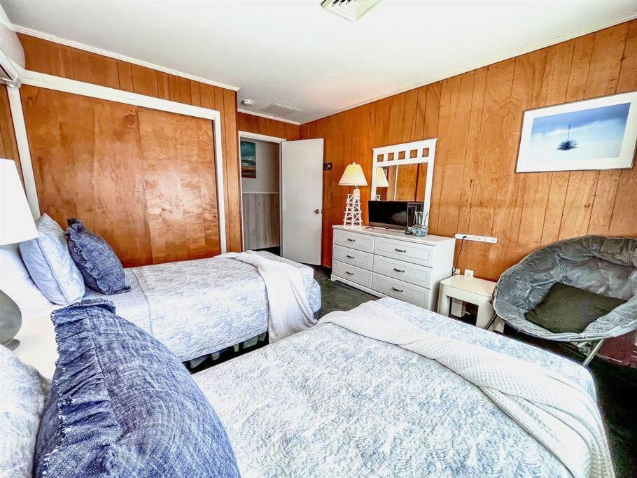 Ocean Front * Boardwalk * Private Balcony Ocean City