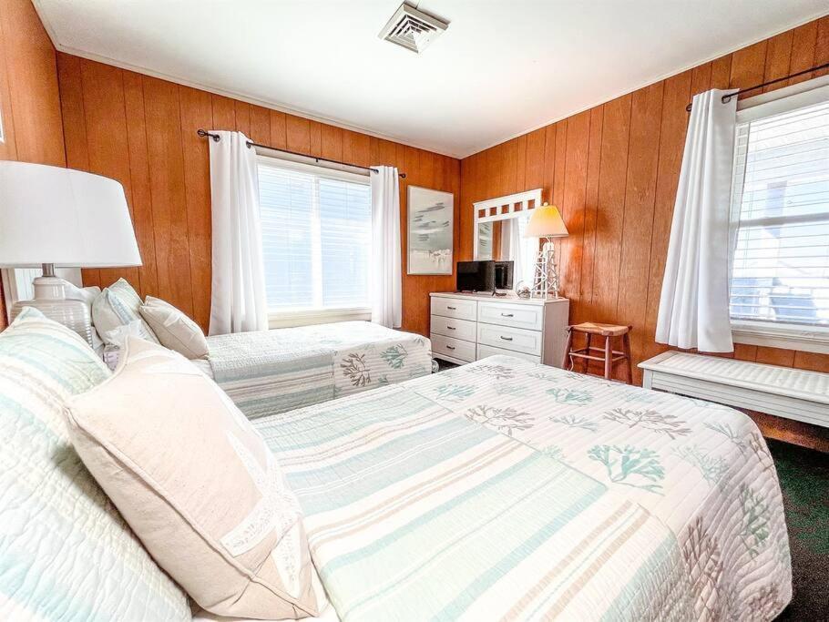 Ocean Front * Boardwalk * Private Balcony