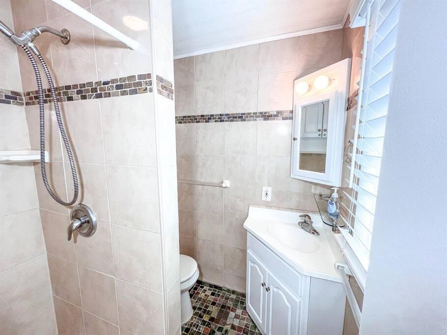 Holiday home Ocean Front * Boardwalk * Private Balcony