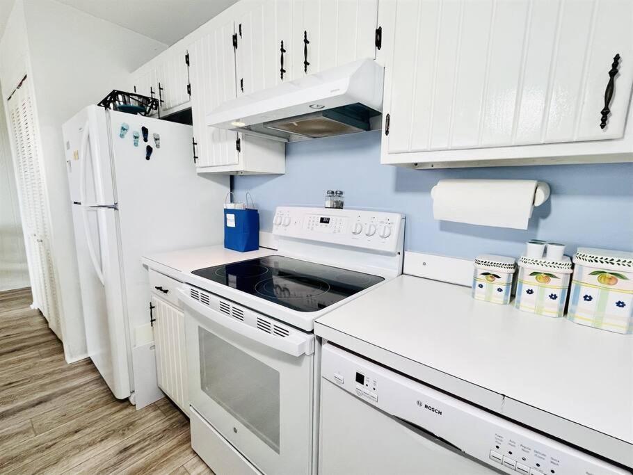 Holiday home Stunning 2br/2ba Bayfront Retreat *