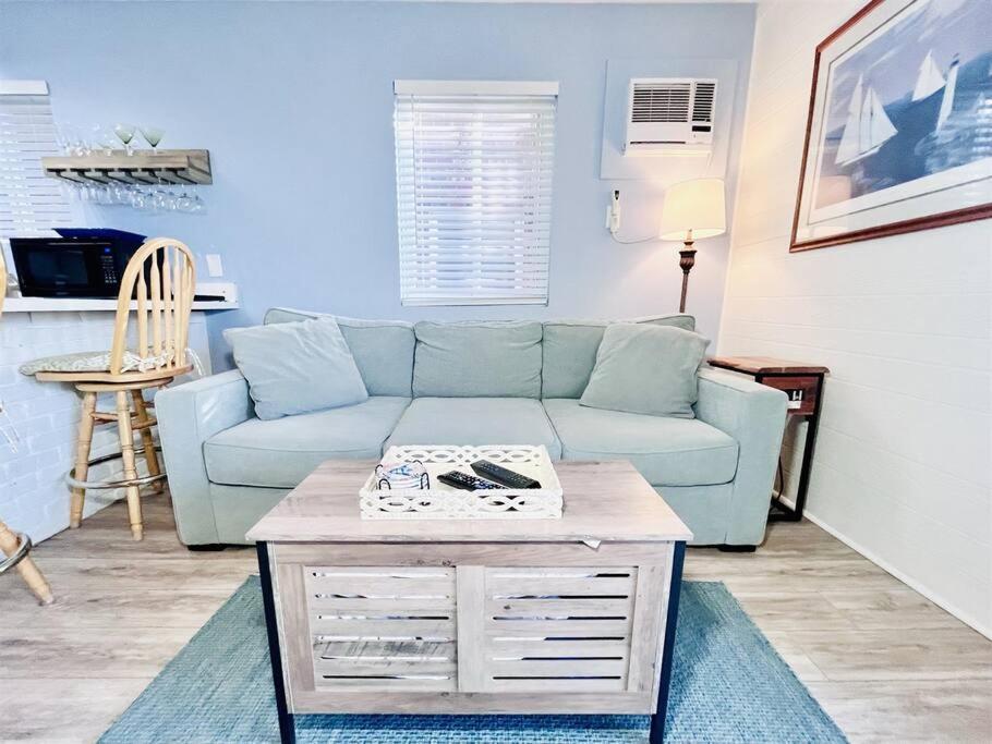Stunning 2br/2ba Bayfront Retreat Holiday home *