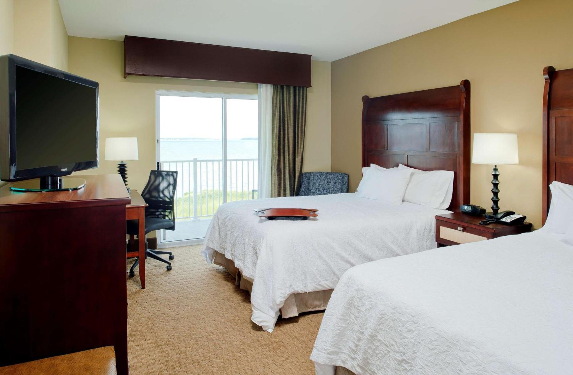 Hampton & Ocean Bayfront-convention Center 3*