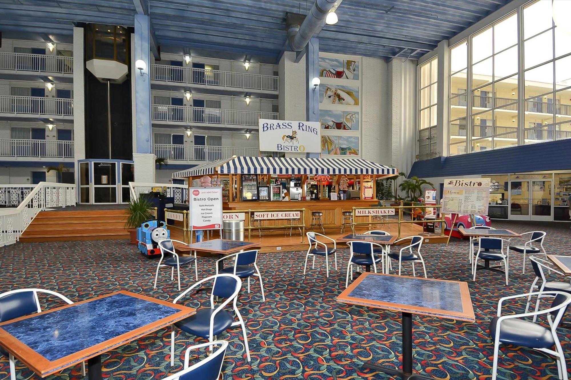 Apartment Carousel 1703