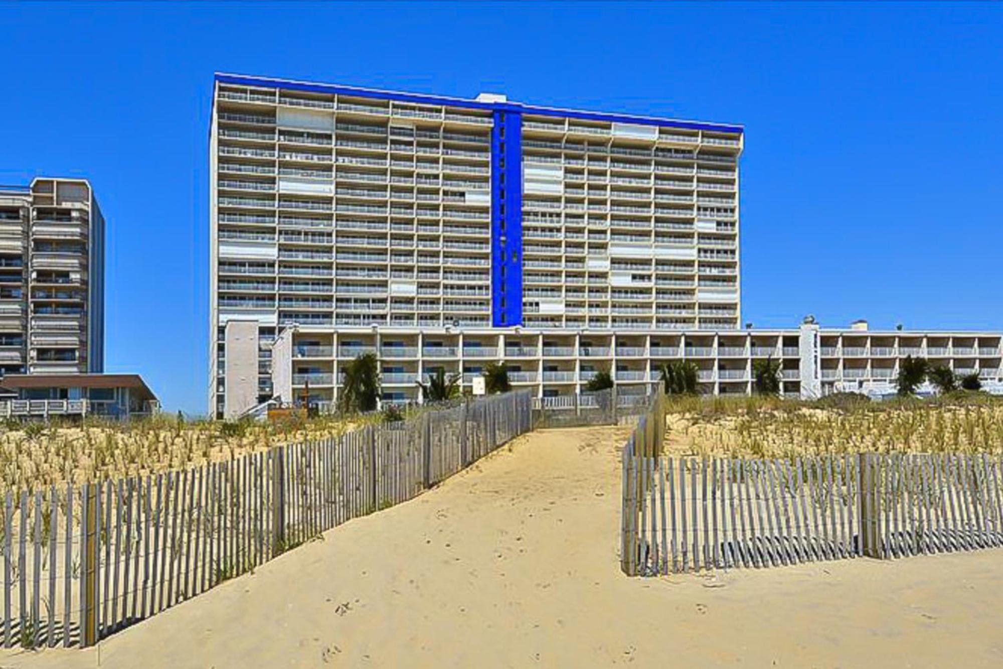 Carousel 1703 Apartment