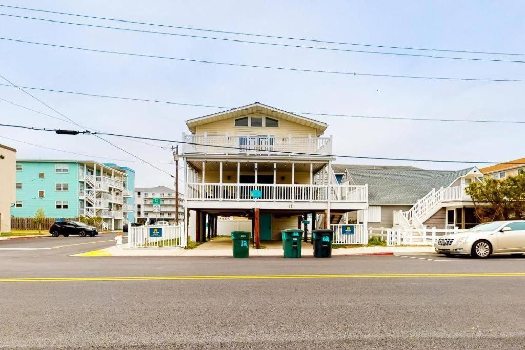Holiday home The Orange Crush - 5br Beachfront Family Retreat