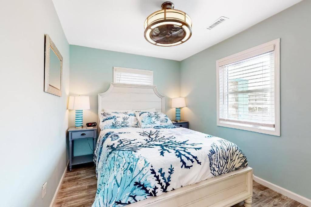 The Orange Crush - 5br Beachfront Family Retreat Holiday home *