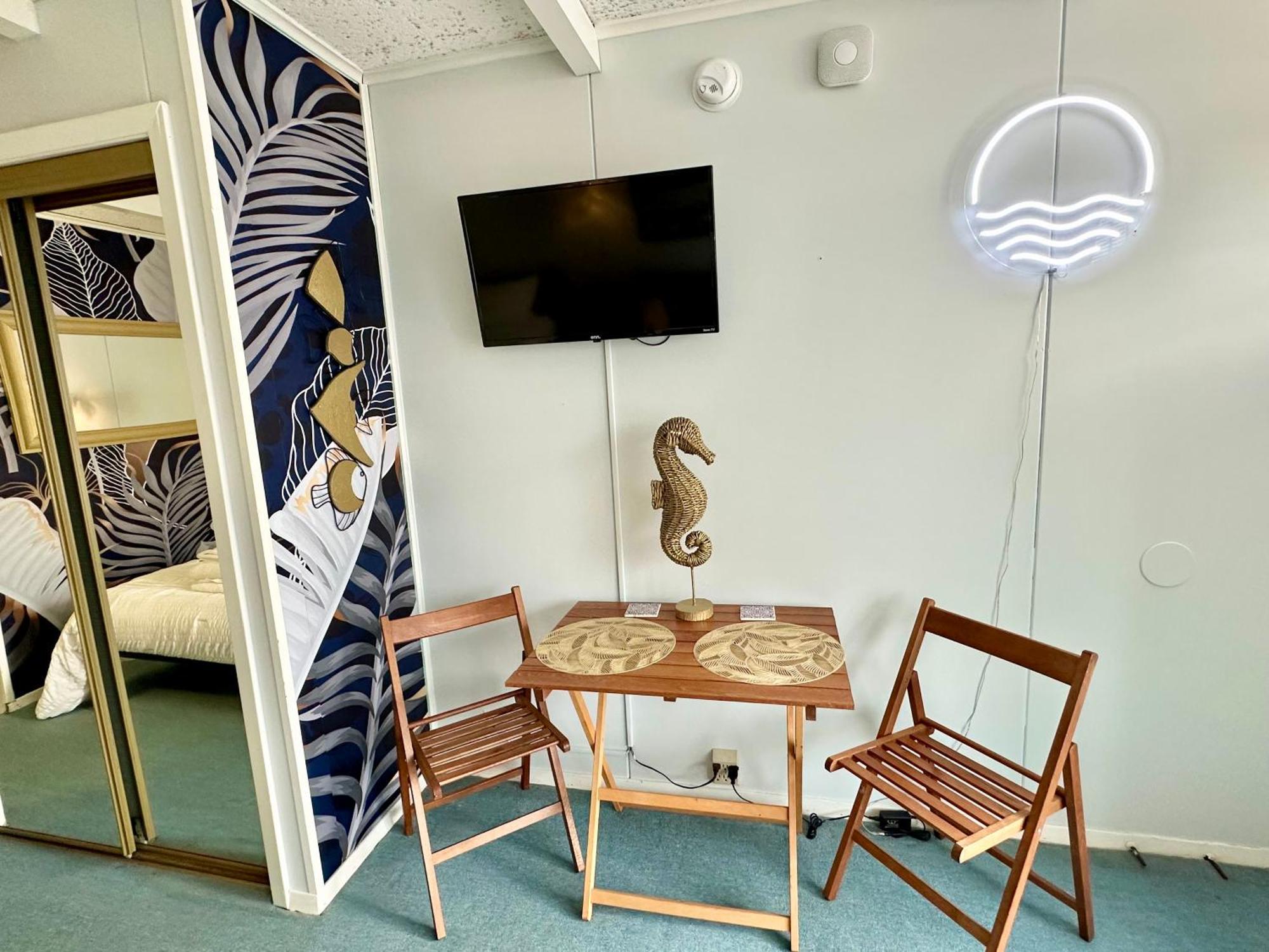 Apartment Cozy Steps From The Ocean And Seacrets *