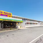 Fish Tales Boardwalk Inn & Ocean Mecca Motel