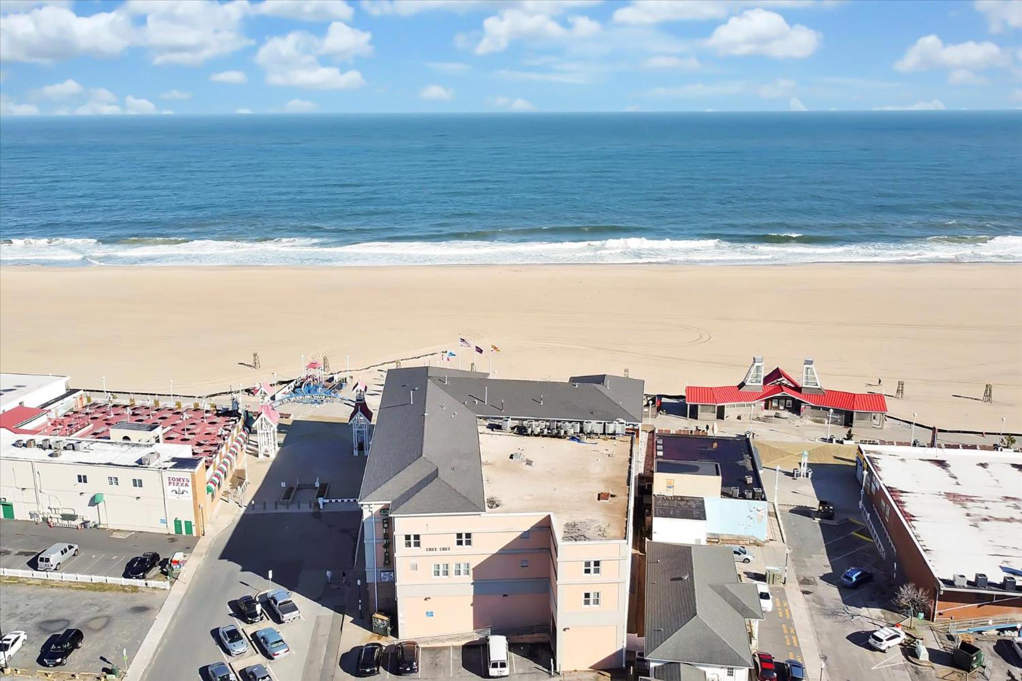 Apartment Oceanfront 4 *