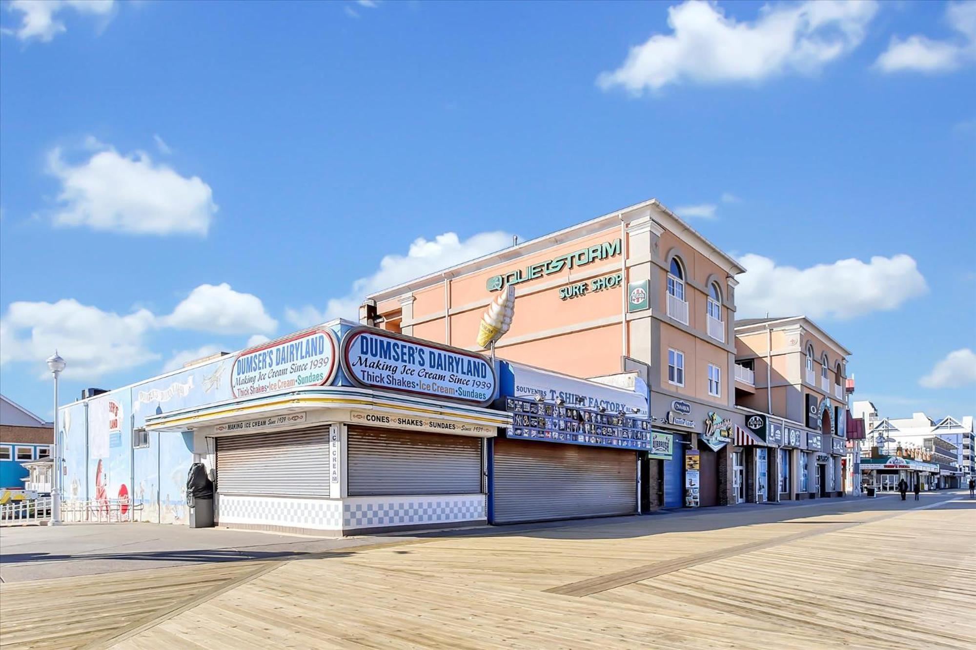 Oceanfront 4 Apartment