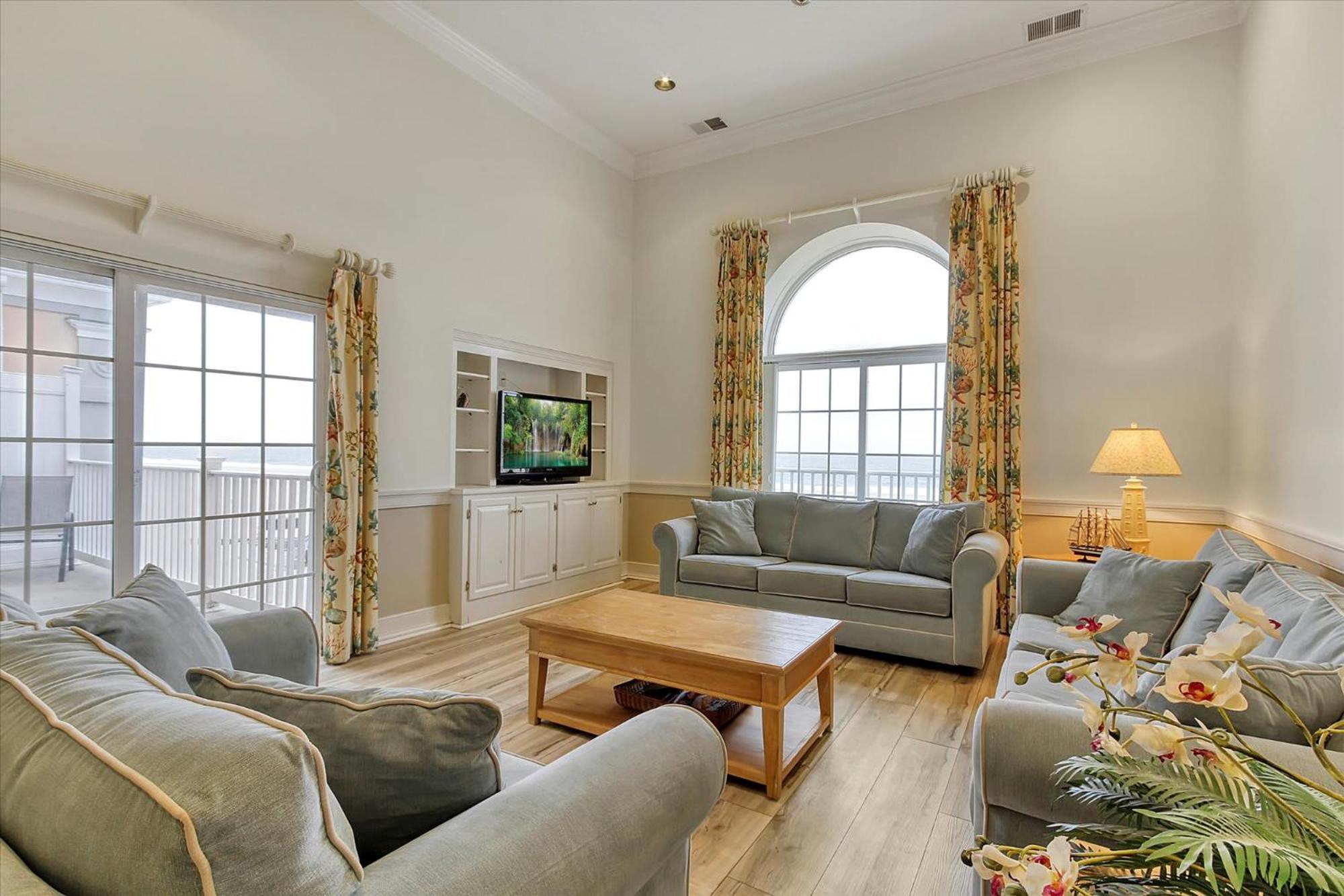 Apartment Oceanfront 4 *