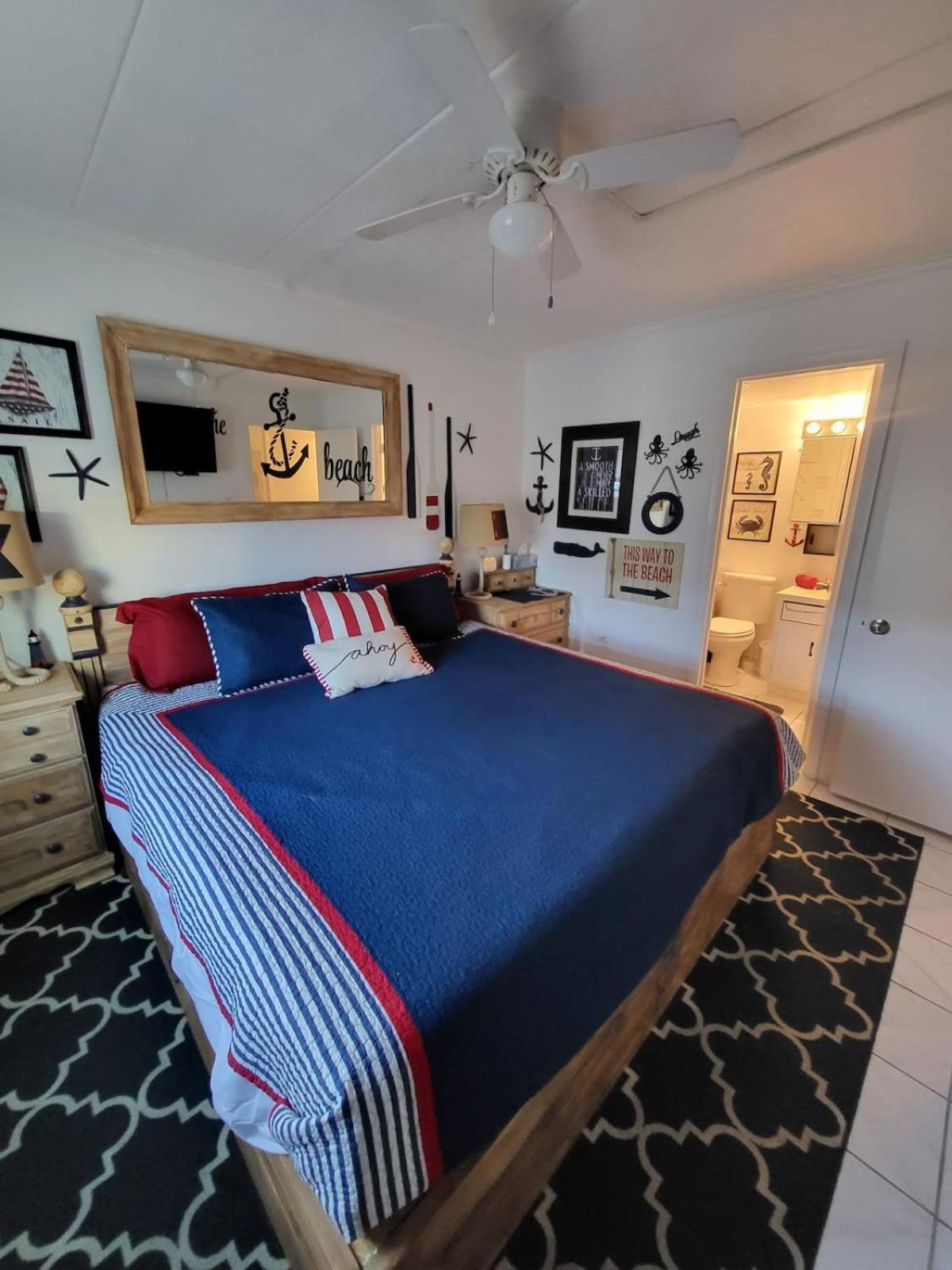 Captain's Quarters Apartment