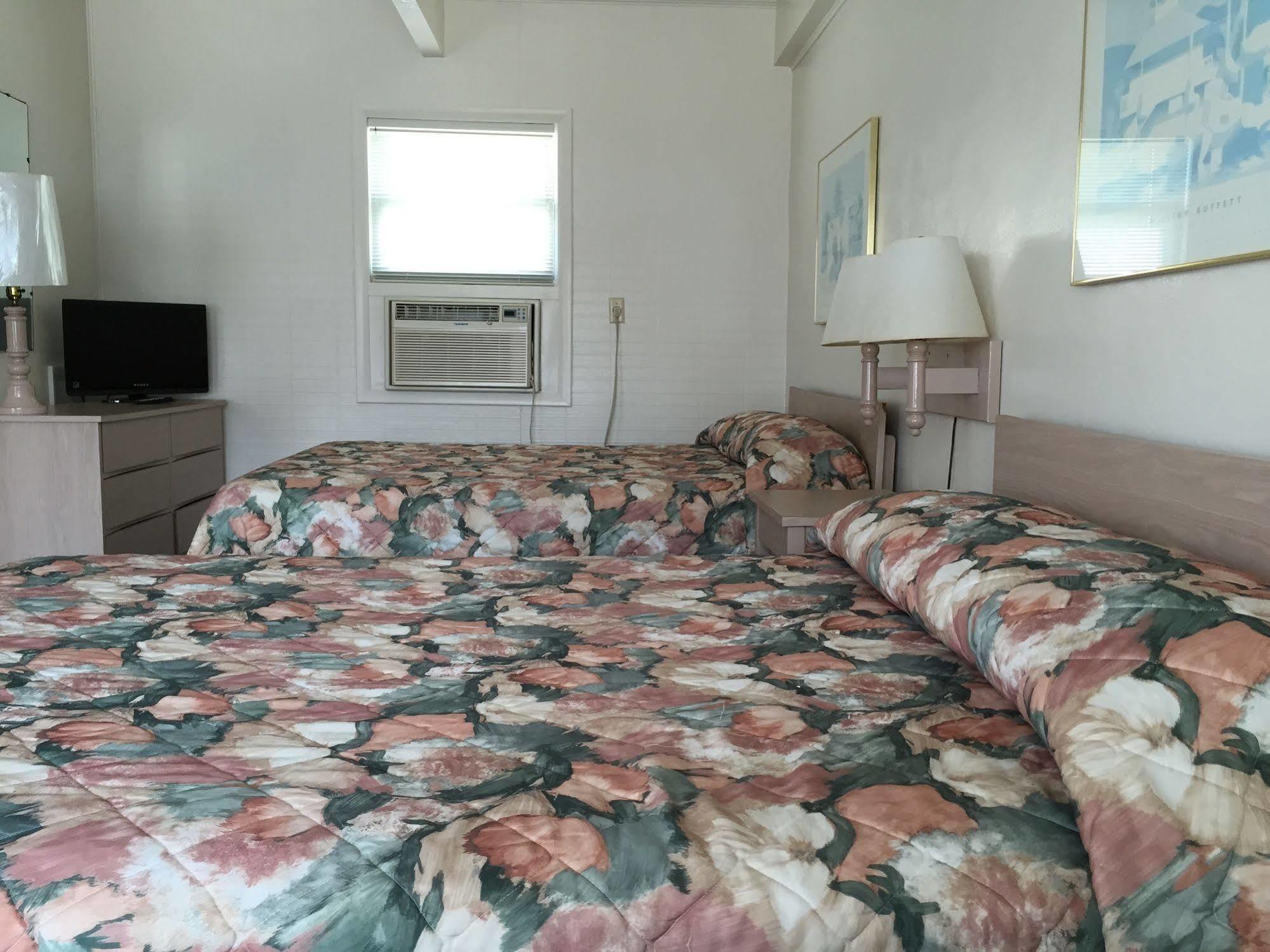 Fish Tales Boardwalk Inn & Ocean Mecca Motel 3* Ocean City