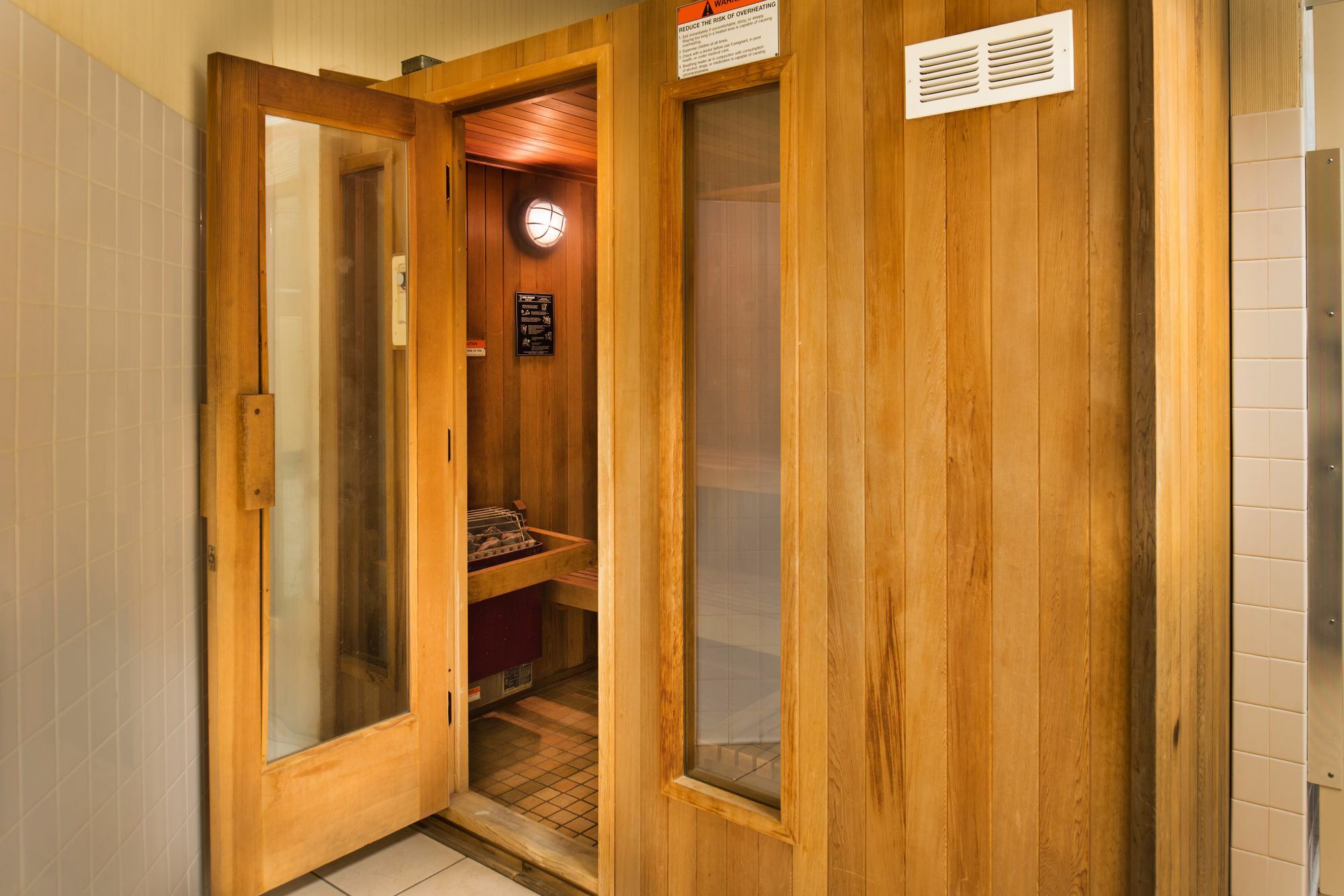 Grand Ocean Oceanfront 3*